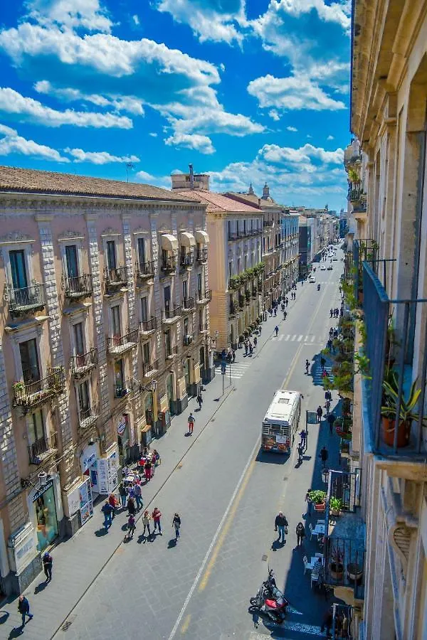The Artist\'S Home Catania Centro location